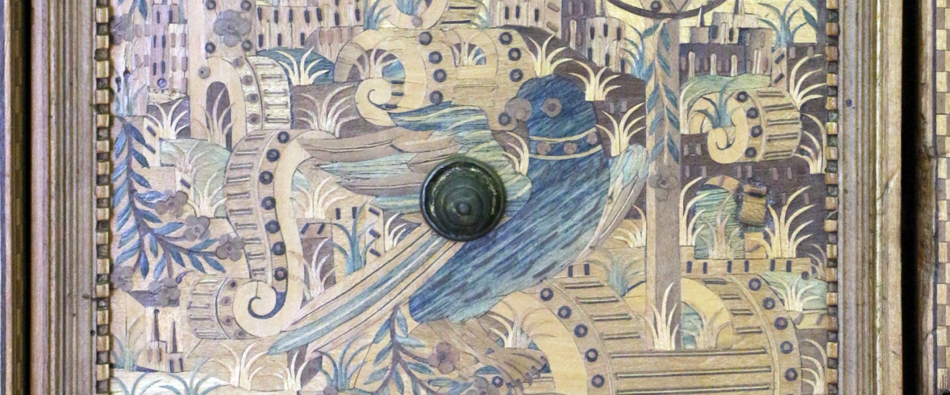 Augusta o tirolo, stipo da lavoro in legno di ciliegio con intarsi, 1550-1600 ca. 03 pappagallo photo by Sailko